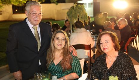  Ricardo Jerez, Verónica Silva y Marcela Jerez.