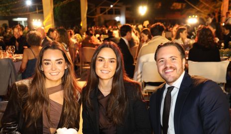  Marianela Villasuso, Macarena Villasuso y Andrés de los Santos.