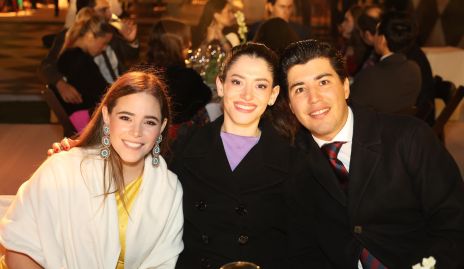  Ingrid De Luna, Karina García y Daniel De Luna.
