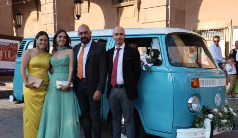  Cynthia, Ingrid, Germán y Germán De Luna.