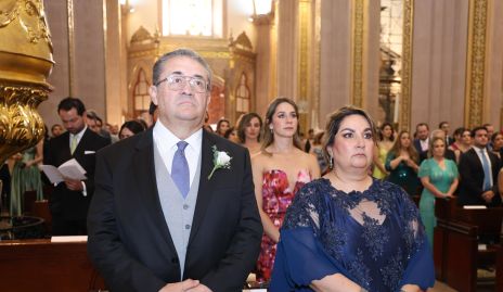  Alfonso Jerez y Martha Herrera, papás del novio.