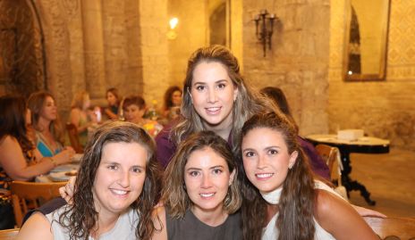  Sofí Torres, Mónica Torres, Elizabeth Treviño y María Emilia Torre.