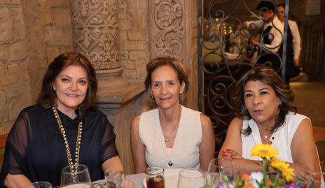 Montserrat Lozano, Caridad Rangel y Gaby Enríquez.