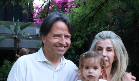  Filiberto Herrera y Márgara Herrera con su nieta Jacinta.