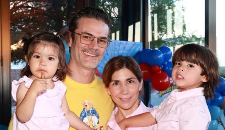  Juan Pablo Rivera, Melina Cuevas, Galilea Rivera y Mateo Rivera.