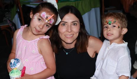  María Emilia, María José Treviño y Diego del Castillo.