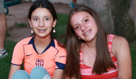  Daniela Falcon de Blas y Kimberley de Diaz.