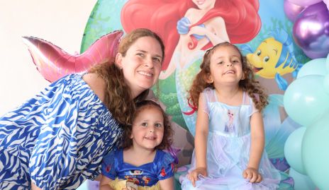  Cecilia Velasco, Carmina y Regina Bandín.