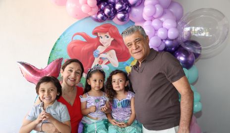  Félix Reverte, Lupita Salazar, Marina Reverte, Macarena Monsech y Félix Reverte.