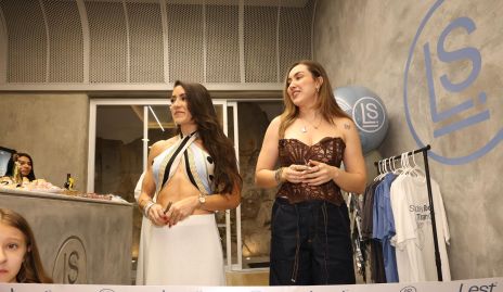  Susana Esqueda y Lucero Esqueda.