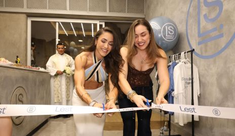  Susana Esqueda y Lucero Esqueda.