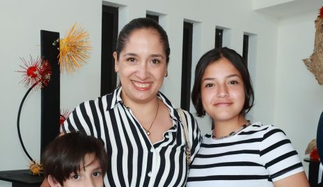  Jorge Medellín, Jazmín Útero y Rebeca Medellín.