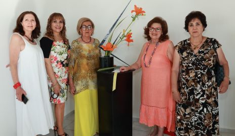   Lila Ahumada, Roció de Romo, Lula Hernández, Graciela Flores y Gela de la Rosa.
