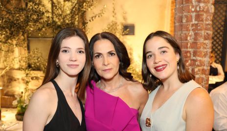  Camila, Leticia de la Torre y María Meade.
