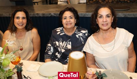  Gabriela Chevaile, Salma y Lourdes Chevaile.