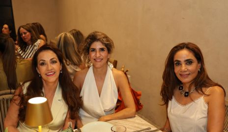  Silvia Medrano, Rocío Güemes y Cristina Chevaile.