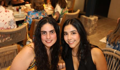  Daniela y Mari Fer Chevaile.