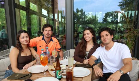  María Muñoz, Diego Jourdain, Victoria Muñoz y Pato Alejandro.