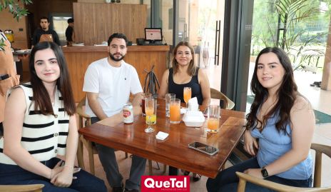  Marijó Hervert, Ramón Pedroza, Alma Rita Ortega y Carla Jonguitud.