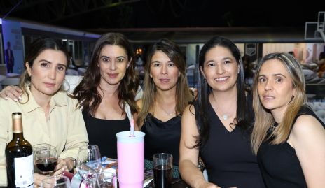  Lourdes Orozco, Karina Hernández, Marifer Leal, Martha Morales y Bibi Perea.