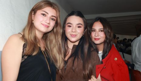  Isabela, Camila y Mare.