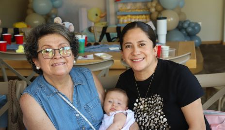  Daniela Alfaro, María Esther Treviño y Valentina Benavente.