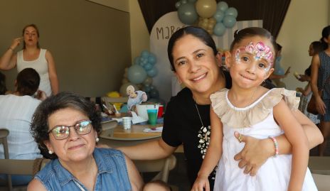  Daniela Alfaro María Esther Treviño, Ana José y Valentina Benavente.