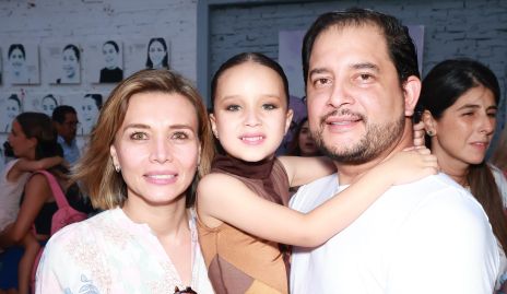  Julieta González, Roberta Nava y Arturo Nava.