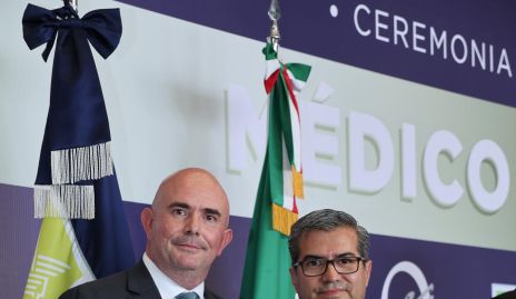  Rector de la UCSLP Francisco Martínez y Dr. Javier Jaramillo.