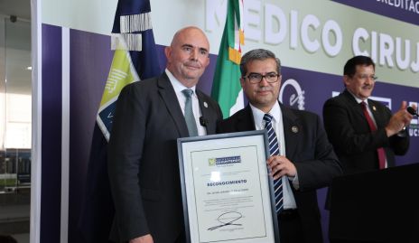  Rector de la UCSLP Francisco Martínez y Dr. Javier Jaramillo.