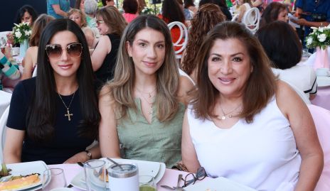  Ana Cantú, Mireya Cantú y Lourdes Salaiz.
