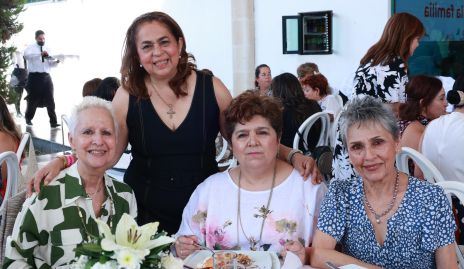  Carmen Marcos, Yadira Rivera, Claudia Robles y Lupita Lobo.