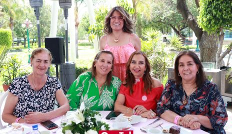  Ana Luisa Martínez, Ana Villalobos, Adriana Enríquez, Raquel González y Tere Villamontes.