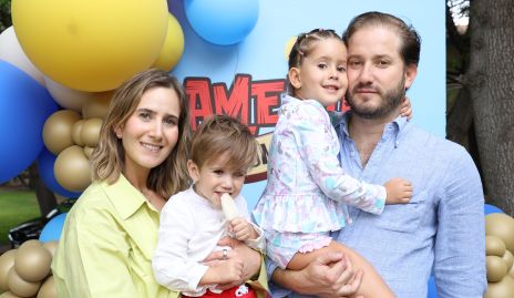  Lucía Martín, Pablo Torres, Amelia Torres y Pablo Torres.