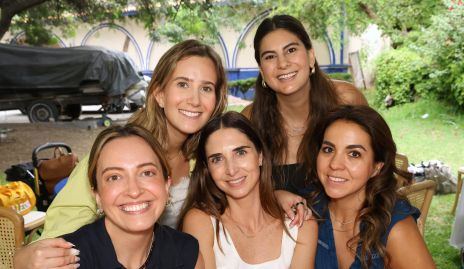  Hortensia Ramos, Lucía Martín, Marina Jourdain, Lu Castelo y Fer Castillo.
