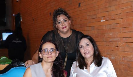  Leticia Espinoza Vega, Amalia Díaz de León y Rocío Guzmán.