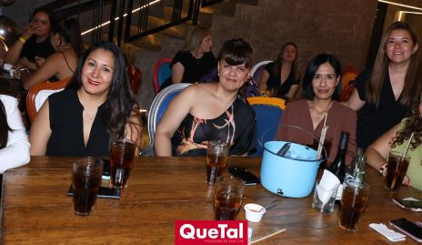  Norma Duarte, Diana Acuña, Anabel Álvarez, Cintia Duarte, Lupita Cortez, Sandra Mena y Chai Cedillo.