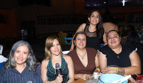  Alicia Hernández, Liz Fiscal, Ale Salguero, Lucina Barro y Diana Vázquez.