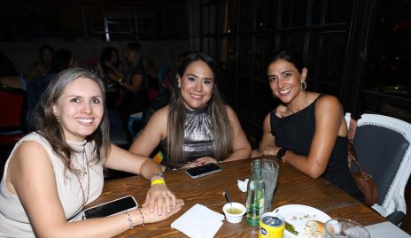  Alma Acosta, Jessica Acevedo y Sara Robles.