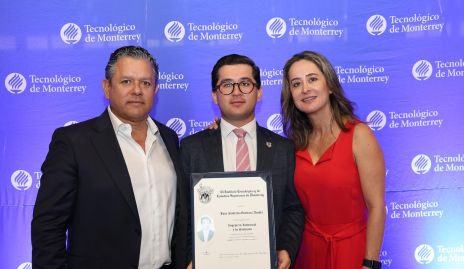  Pepe Guevara, José Roberto Guevara y Gaby Acosta.