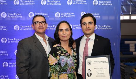  Ramón, Angélica y Patricio Farías.
