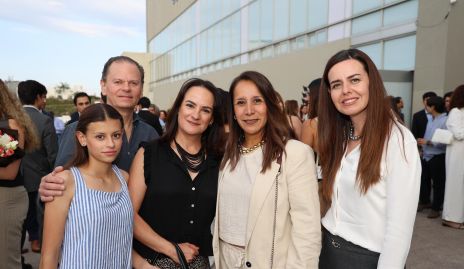  Ana Ochoa, Guillermo Ochoa, Lorena González, Adriana Olguín y Alma García.