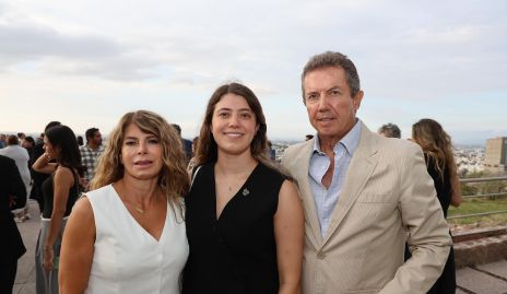  Lorena Escobedo, Lorena Hernández y Gerardo Hernández.