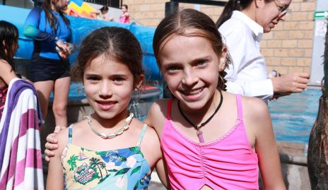  Renata y Lucía.