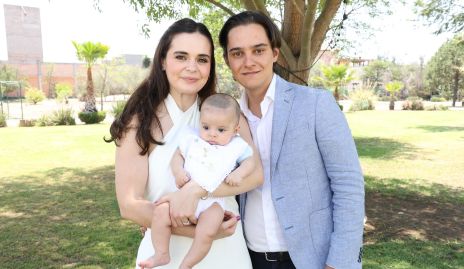  Gabriela Martins Anaya y Mauricio Lasso de la Vega Ruiz con su hijo Mauricio.