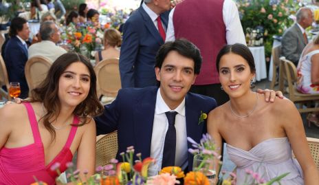  Julia Morales, Diego Tobías y Fernanda Morales.
