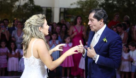  Los recién casados Sofía López y Jorge Morales.