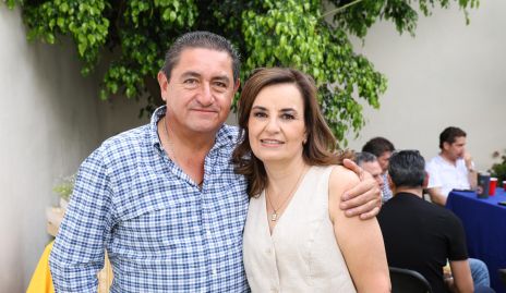  Mario del Valle y Lety Pérez de del Valle.