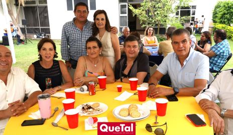 Mario del Valle, Lety Pérez, José Ángel Morales, Ana Hunter, Gina Guerrero, Ramiro Rodríguez, Javier Tobías y Chepe Suárez.