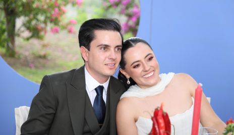  Los recién casados Rodrigo Zertuche y Montse García.